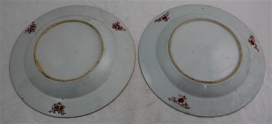 A pair of Chinese famille verte plates, Yongzheng period, 23cm